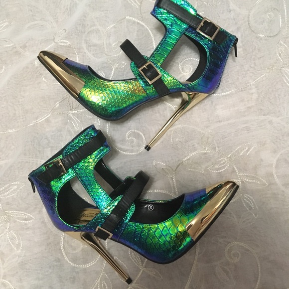 Shoes - Picture 3 of 5